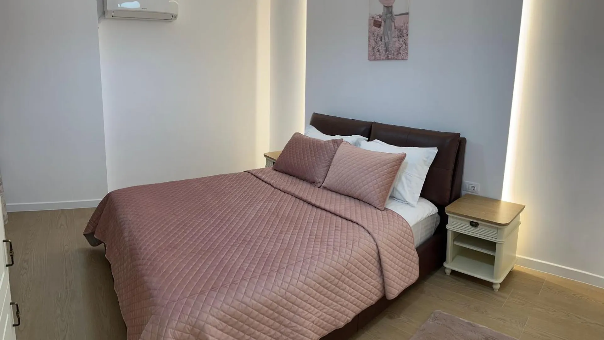 Apartment Cotroceni Apartaments Bucharest Romania